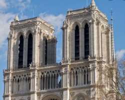 Although it seems like both the tower are similar but if you pay a little more attention you will notice that the north tower is bigger than the south